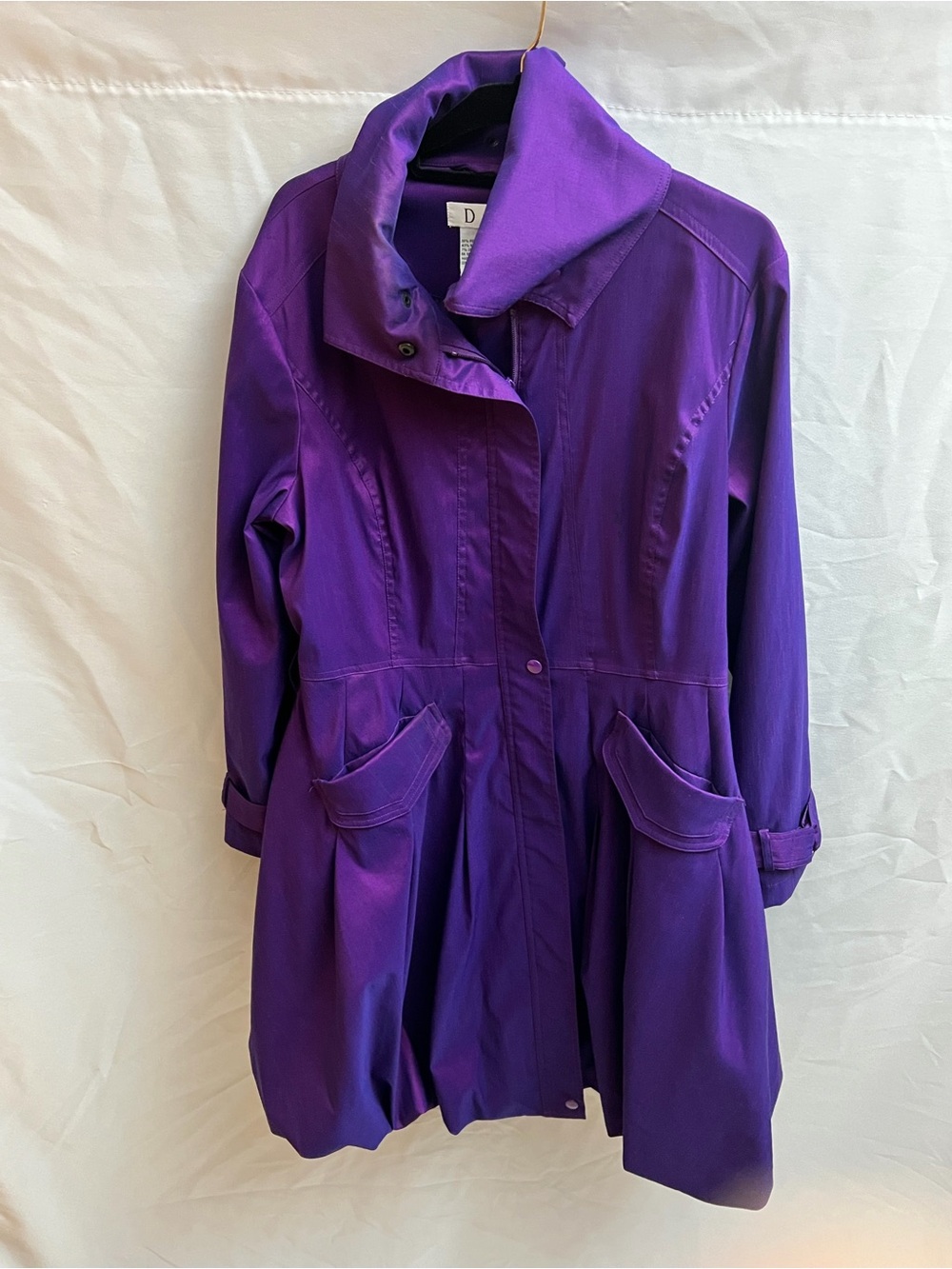 D&Y Women’s Purple Satin Trench Coat Jacket Size Large Pleated Hem